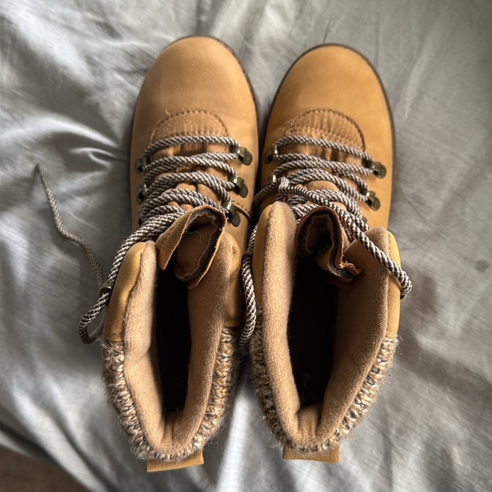 Hiking Boots - Picture 4 of 6
